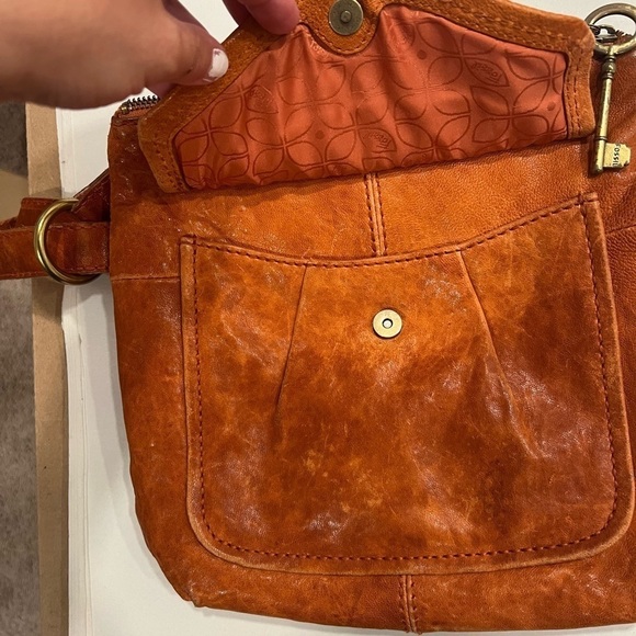Leather Fossil crossbody purse - Picture 4 of 14